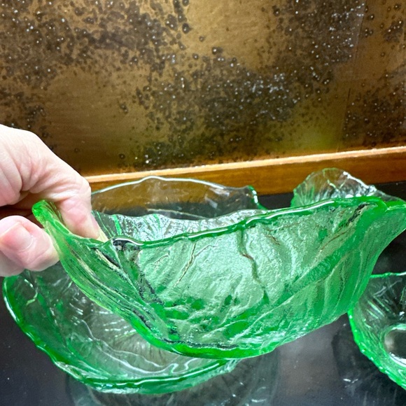 Viking Glass Green Lettuce Cabbage Leaf Salad Serving Bowl Set 4 Small 1 Large - Picture 5 of 10